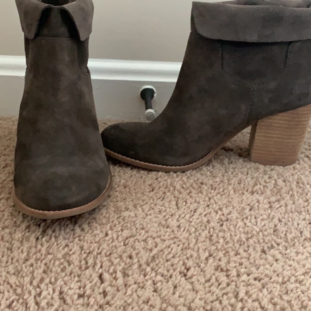Splendid Taupe Booties